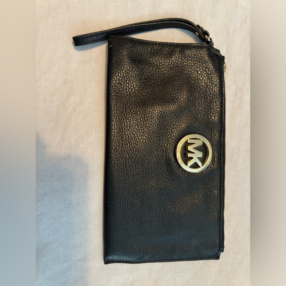Michael Kors wristlet